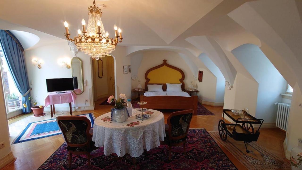 Hotel Zum Riesen - Aelteste Fuerstenherberge Deutschlands Мильтенберг Экстерьер фото